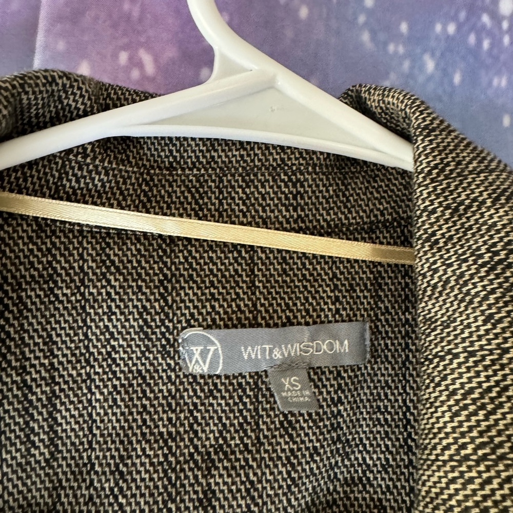 Wit & Wisdom blazer jacket 🛍 - Picture 2 of 3